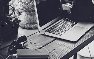 开云esports-蝶泳50米划频冠军仅用24次，蝶泳50米记录