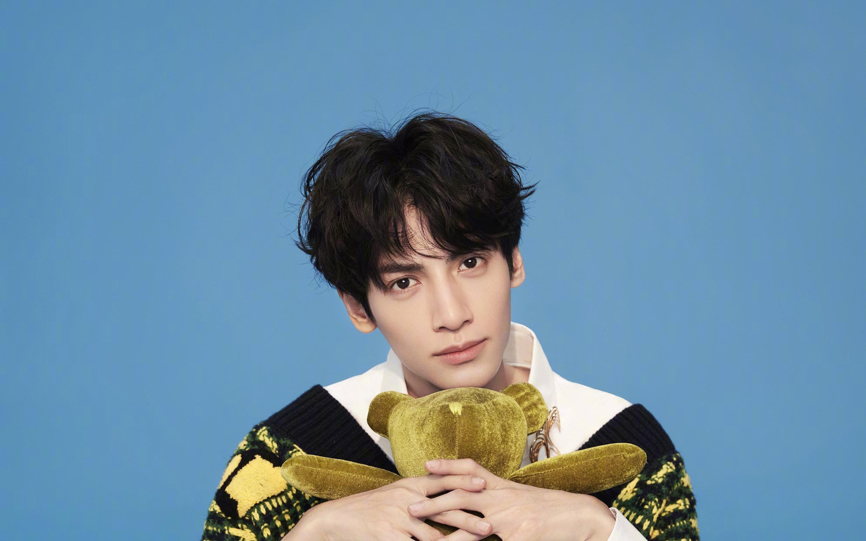 意甲控场战，比分2-1，明星球员表现出色，成功完成关键传球51次，成功抢断74%