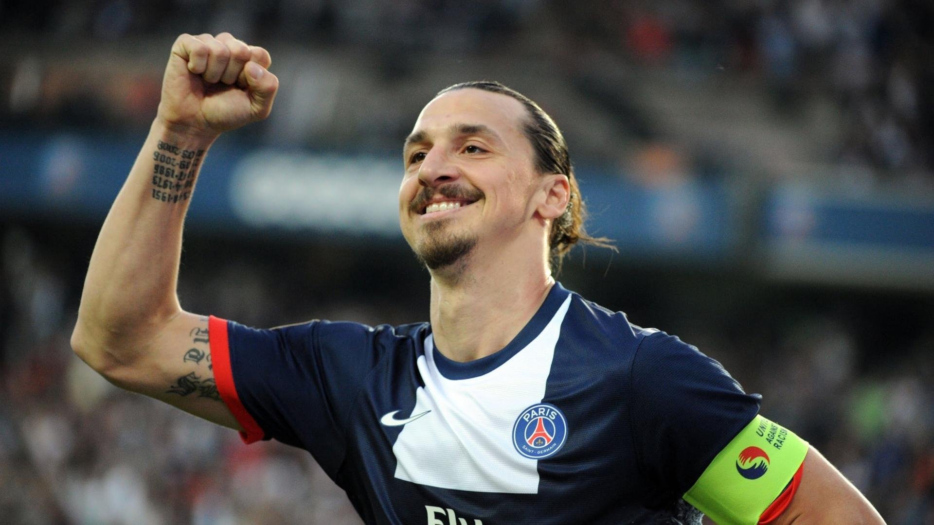 艾哈迈德·贾瓦迪泳池内展现斗志，艾哈迈德·贾布里勒